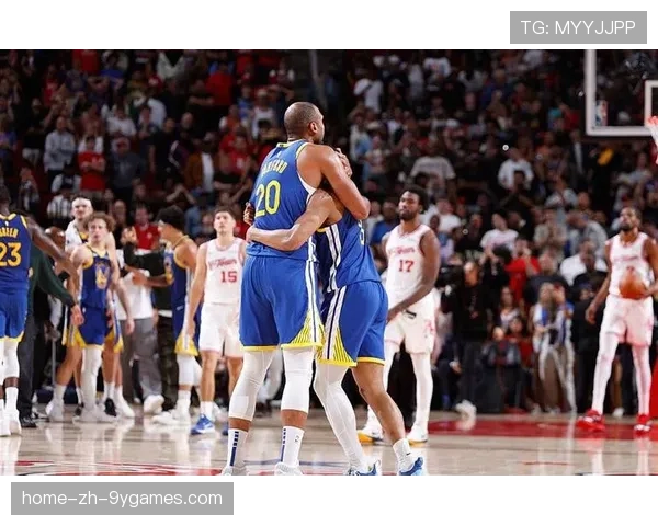 勇士输球后更衣室气氛紧张,勇士连输两场 勇士输球后更衣室气氛紧张,勇士连输两场